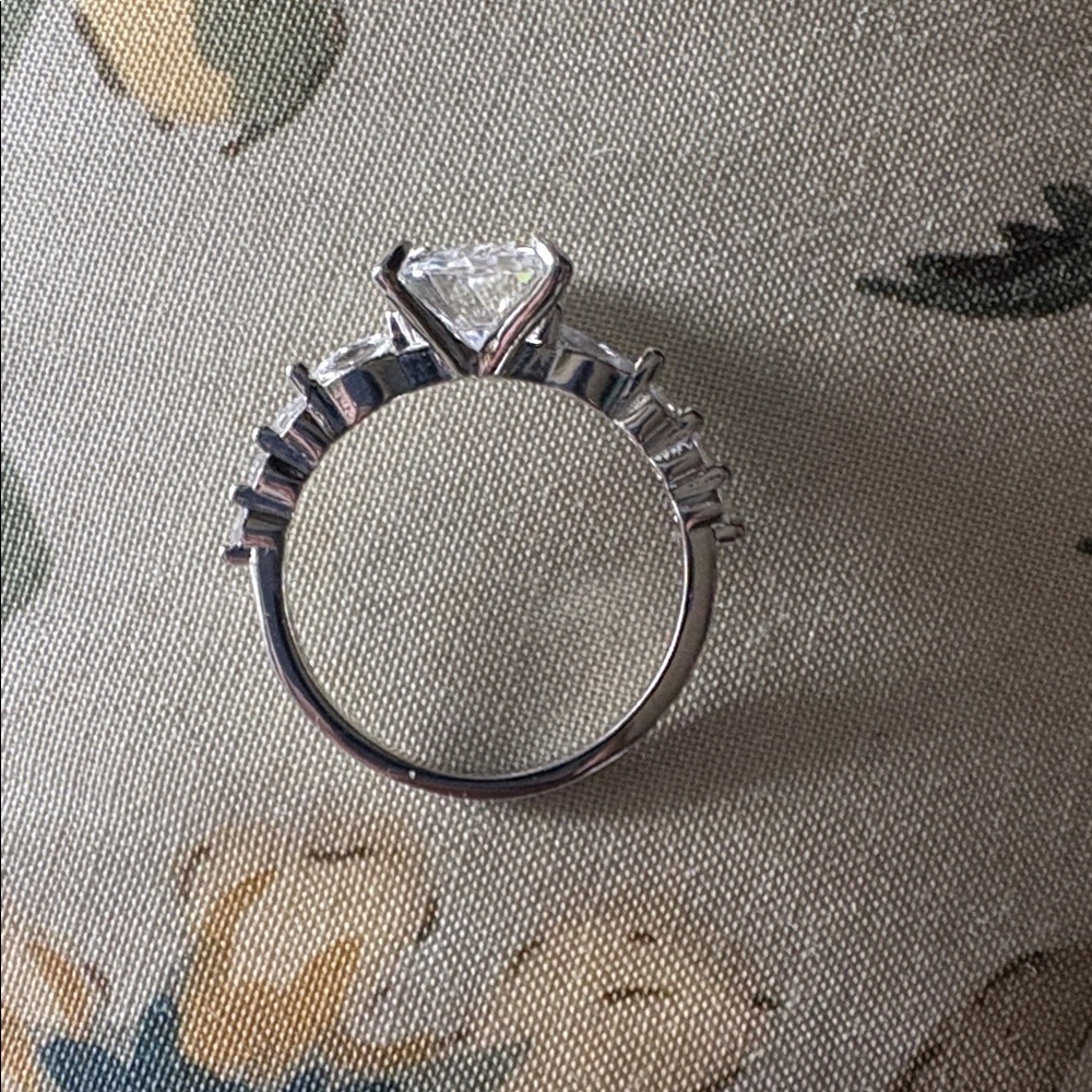 Oval Brilliant 3.00 ct Lab Created White Topaz Sterling Solitaire Ring size 6.75 - Picture 7 of 13
